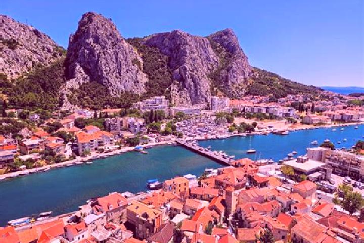 Addison, 33 — Escort in Omis, Croatia