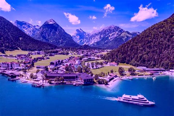 Addison, 33 — Escort in Pertisau, Austria