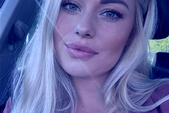 Addison, 34, a blonde hazel-eyed caucasian companion based in Carantec. Offering BDSM, OWO, A-Level. Available for incall and outcall, day and evening dates.
