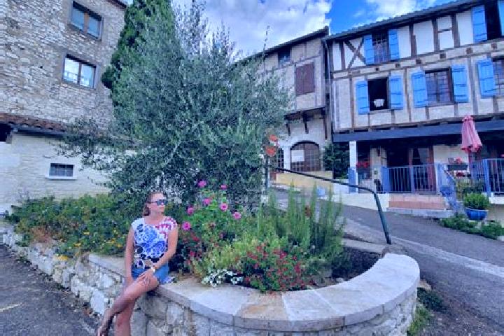 Addison, 34, a brunette amber-eyed slavic companion based in Montaigu-de-Quercy. Offering Dinner Date, GFE, 69, Duos, Couples. Available for incall and outca...