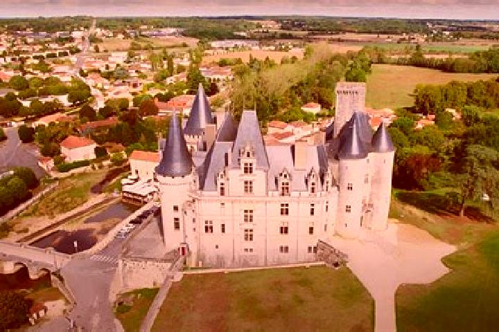 Addison, 34 — Escort in La Rochefoucauld, France