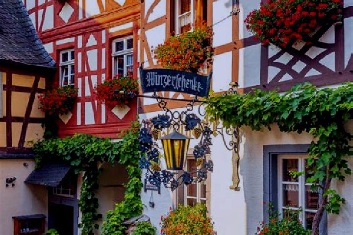 Addison, 34 — Escort in Mistorf, Germany