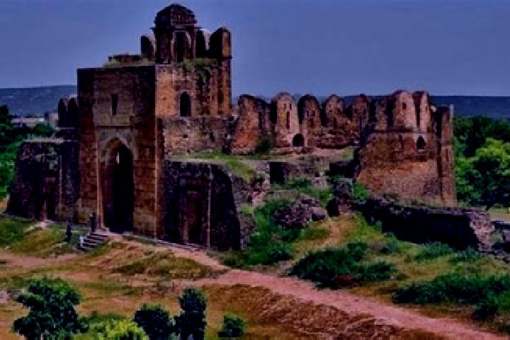 Addison, 35 — Escort in Qila Abdullah, Pakistan