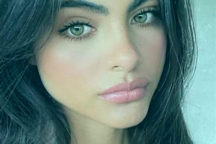 Addison, 36, a brunette green-eyed middle eastern companion based in Campoformido. Offering Fetish, Tantra, Overnight, Couples. Available for incall and outc...