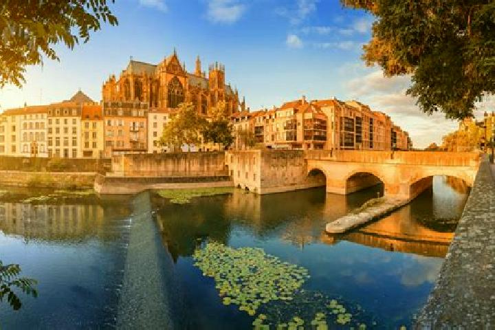 Addison, 36 — Escort in Metz-en-Couture, France