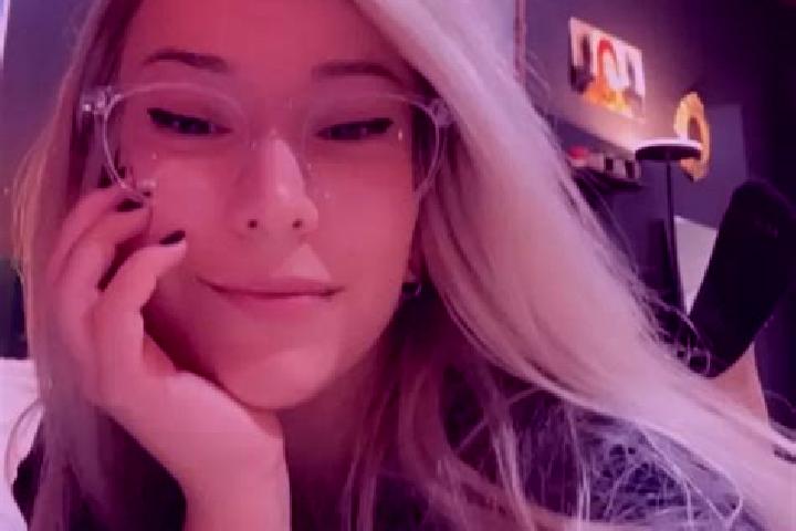 Addison, 37, a blonde dark-eyed indian companion based in Micula. Offering Couples, BDSM, Dinner Date. Available for incall and outcall, day and evening dates.