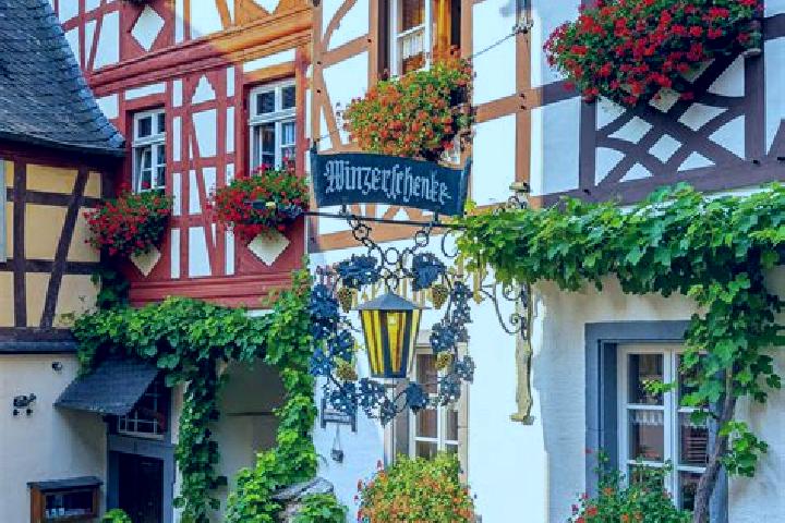 Addison, 38 — Escort in Schonermark, Germany
