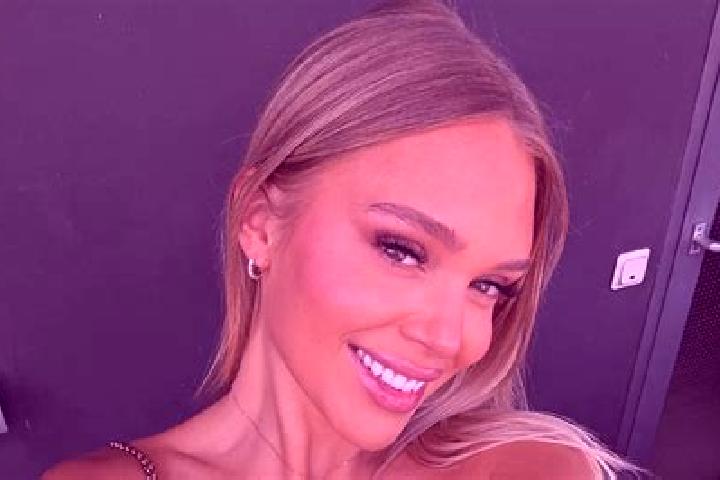 Addison, 39, a dark blonde hazel-eyed latina companion based in Amlai. Offering Party Girl, Prostate Massage, Duos, Dinner Date. Available for incall and out...