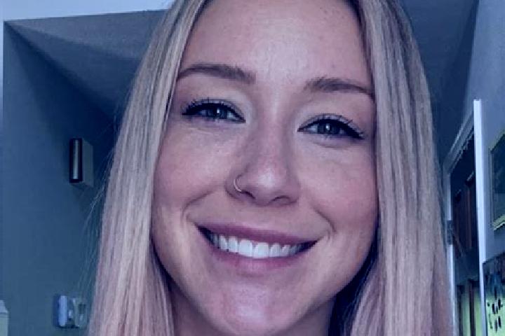 Addison, 39 — Escort in Carlyle, United States
