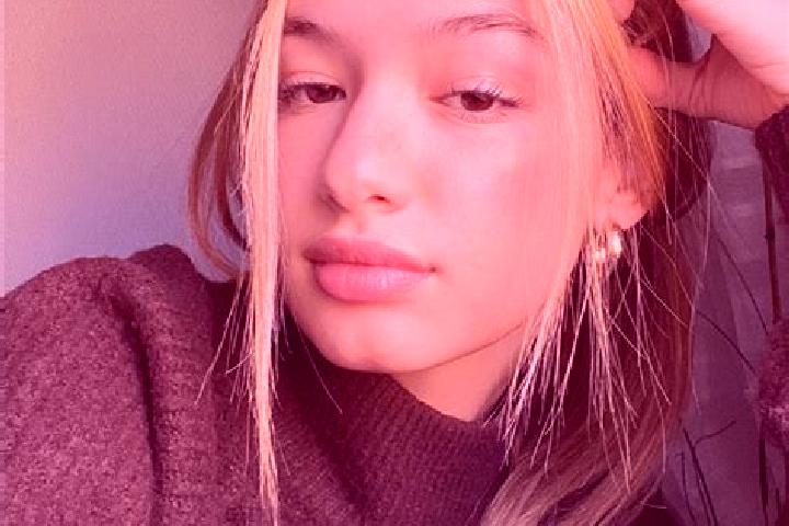 Alice, 20, a blonde brown-eyed latina companion based in Brockum. Offering Erotic Massage, Deep French Kissing, OWO. Available for incall and outcall, day an...