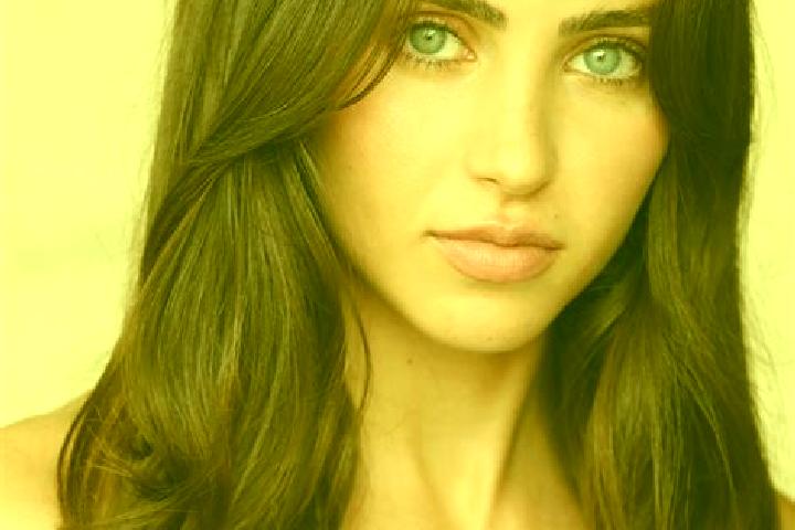 Alice, 20, a brunette dark-eyed latina companion based in Lanare. Offering Dinner Date, Erotic Massage, Tantra. Available for incall and outcall, overnight b...