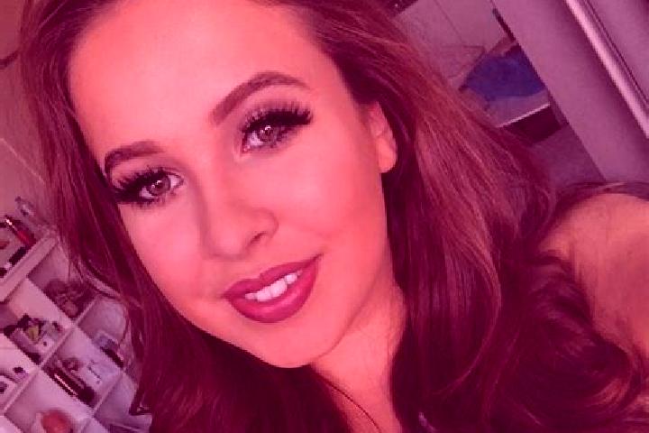 Alice, 20, a red amber-eyed european companion based in Serezin-de-la-Tour. Offering Striptease, BDSM, Deep French Kissing, 69. Available for incall and outc...
