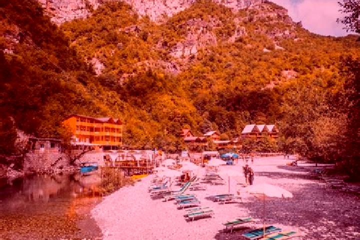 Alice, 20 — Escort in Fierze, Albania