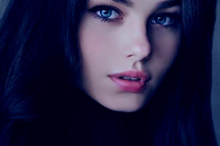 Alice, 21, a auburn dark-eyed slavic companion based in Villanuova sul Clisi. Offering Roleplay, Overnight, Striptease. Available for incall and outcall, ove...