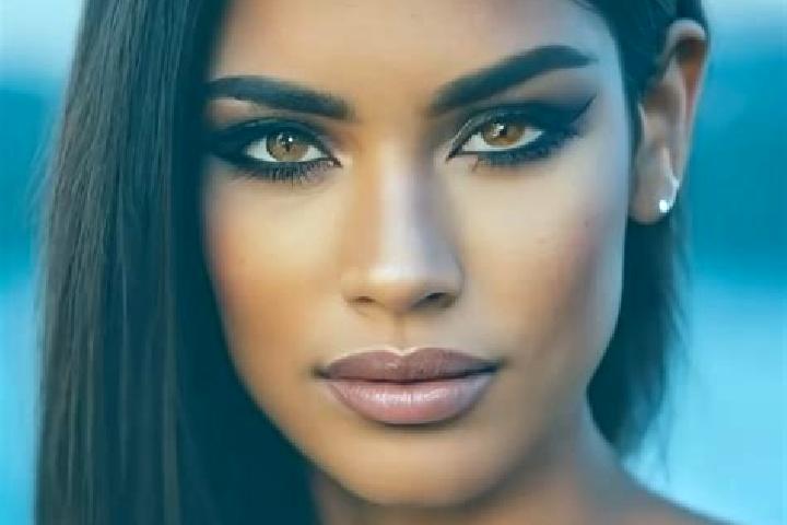 Alice, 21, a black amber-eyed latina companion based in Pampas Chico. Offering Fetish, Party Girl, BDSM. Available for incall and outcall, overnight bookings...