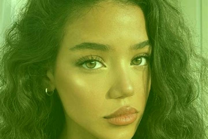 Alice, 21, a black brown-eyed mixed companion based in Kohara. Offering Couples, GFE, 69, Deep French Kissing. Available for incall and outcall, day and even...