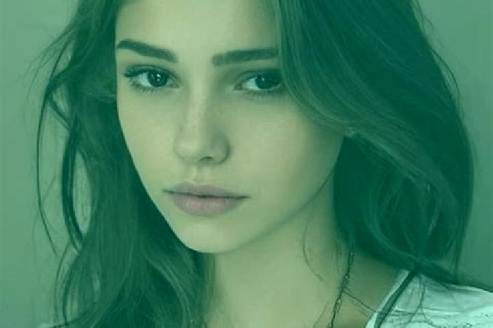 Alice, 21, a chestnut dark-eyed slavic companion based in Jua. Offering Domination, Overnight, Girlfriend Experience. Available for incall and outcall, overn...