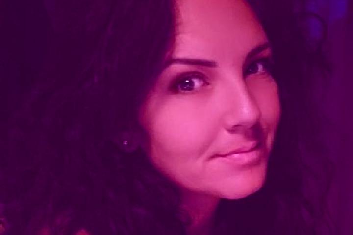 Alice, 21 — Escort in Monticello, France