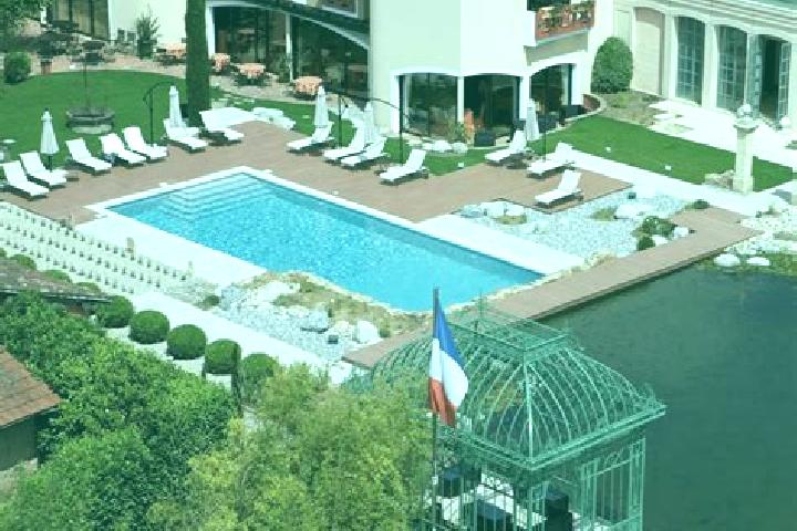 Alice, 21 — Escort in Pont-de-Vaux, France