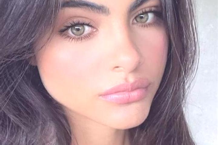 Alice, 23, a auburn amber-eyed indian companion based in Laganadi. Offering Domination, Tantra, 69. Available for incall and outcall, day and evening dates.