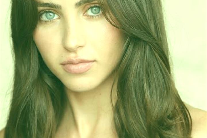Alice, 23, a auburn brown-eyed latina companion based in Kuzino. Offering Travel Companion, Roleplay, Tantra, Striptease. Available for incall and outcall, o...