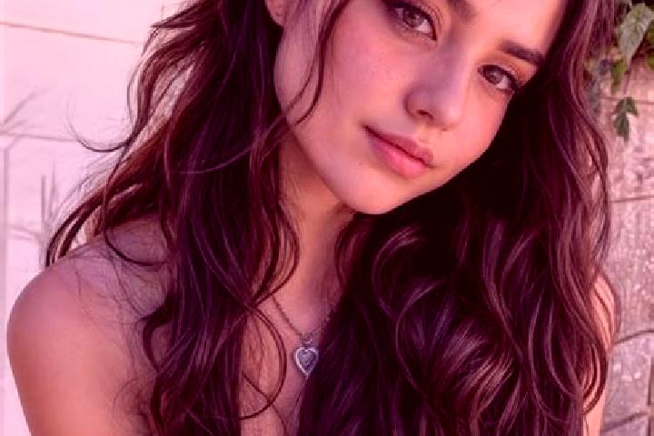 Alice, 23, a auburn hazel-eyed caribbean companion based in Biantouo. Offering BDSM, Deep French Kissing, Domination, Erotic Massage. Available for incall an...