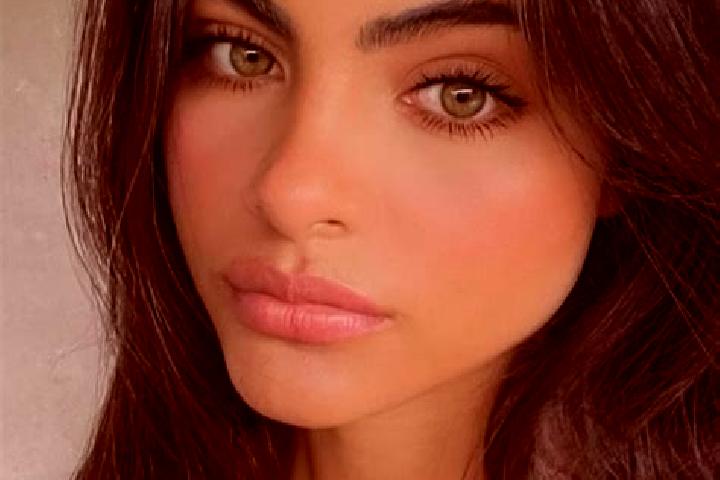 Alice, 23, a black green-eyed latina companion based in Kahoka. Offering BDSM, Girlfriend Experience, Dinner Date, Prostate Massage. Available for incall and...