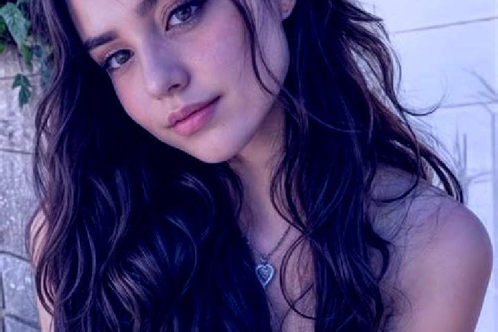 Alice, 23, a black hazel-eyed slavic companion based in Glencoe. Offering Massage, BDSM, Fetish, Striptease. Available for incall and outcall, day and evenin...
