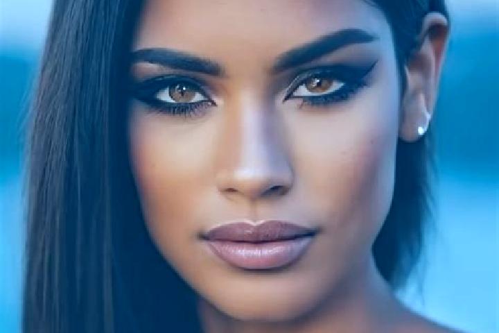 Alice, 23, a dark blonde amber-eyed latina companion based in Bhatpara Abhaynagar. Offering GFE, Massage, Fetish. Available for incall and outcall, overnight...
