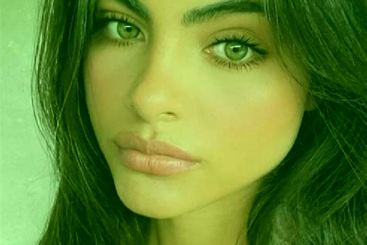 Alice, 24, a black green-eyed indian companion based in Mesjid. Offering Fetish, Erotic Massage, Domination, Striptease, Couples. Available for incall and ou...