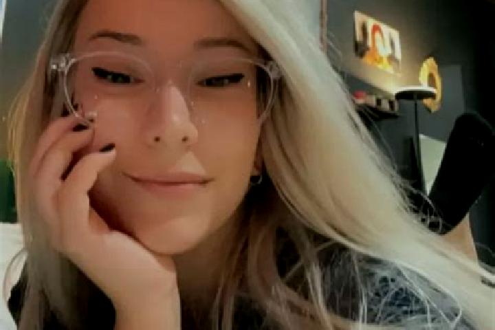 Alice, 24, a blonde green-eyed asian companion based in Santa Eugenia de Berga. Offering Massage, Fetish, Erotic Massage, Couples, CIM. Available for incall ...