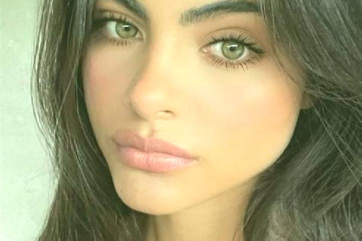 Alice, 24, a brunette green-eyed latina companion based in New Carlisle. Offering Deep French Kissing, Party Girl, BDSM, CIM, Erotic Massage. Available for i...