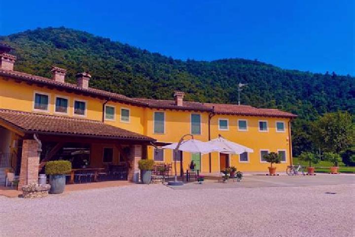 Alice, 24 — Escort in Villa Vicentina, Italy