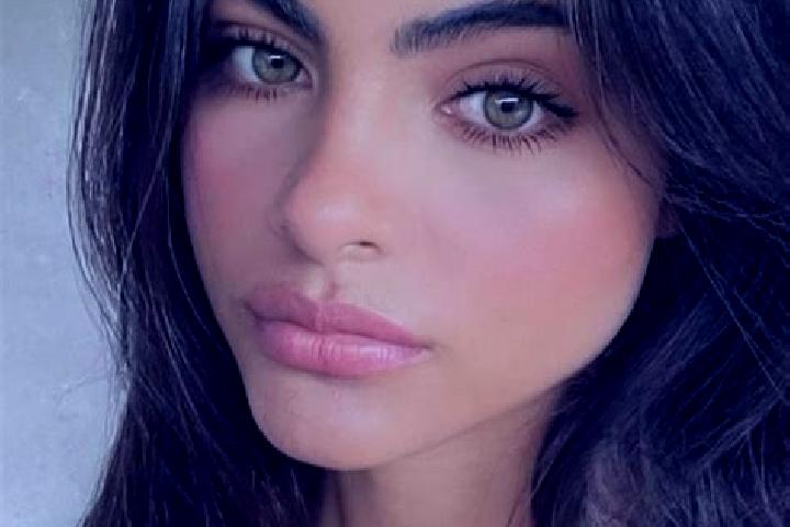 Alice, 25, a brunette amber-eyed indian companion based in Gazanak. Offering OWO, Erotic Massage, 69, Striptease. Available for incall and outcall, overnight...