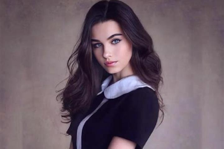 Alice, 25, a brunette amber-eyed slavic companion based in Olteanca. Offering Dinner Date, OWO, Massage. Available for incall and outcall, day and evening da...