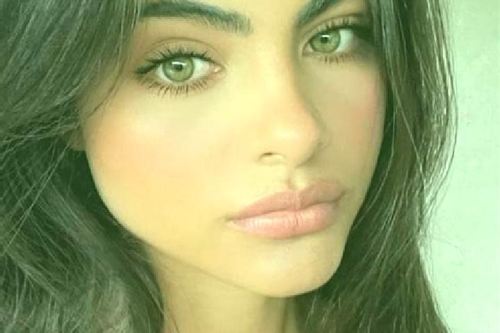 Alice, 25, a brunette green-eyed caucasian companion based in Vrsovice. Offering Travel Companion, Couples, Fetish, Massage. Available for incall and outcall...