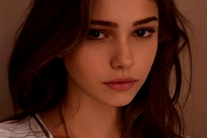 Alice, 25, a chestnut brown-eyed slavic companion based in Corna Imagna. Offering Duos, Prostate Massage. Available for incall and outcall, day and evening d...