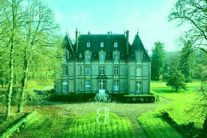 Alice, 25 — Escort in Sagy, France