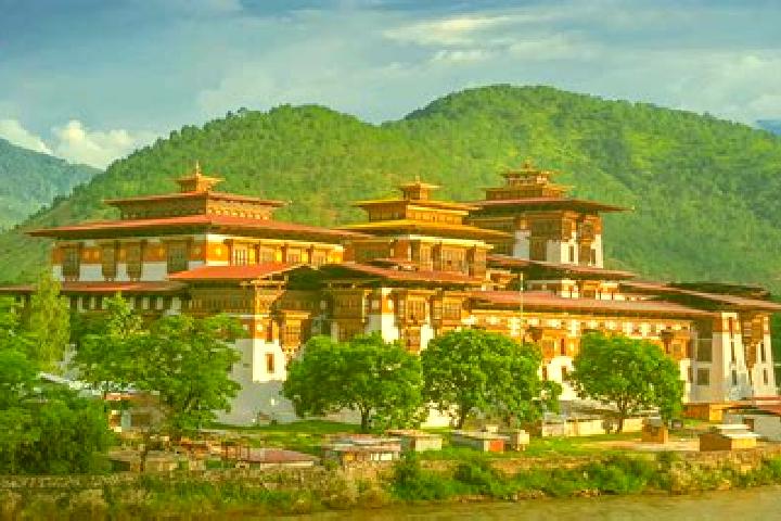 Alice, 26, a blonde grey-eyed asian companion based in Punakha. Offering A-Level, BDSM, Duos, Girlfriend Experience, Party Girl. Available for incall and out...
