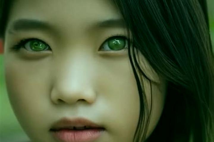 Alice, 26, a chestnut green-eyed asian companion based in Edfu. Offering Dinner Date, GFE, CIM, 69. Available for incall and outcall, day and evening dates.