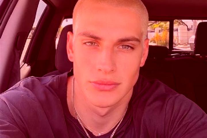 Alice, 26, a dark blonde grey-eyed slavic companion based in Mining. Offering OWO, Prostate Massage, Domination. Available for incall and outcall, day and ev...
