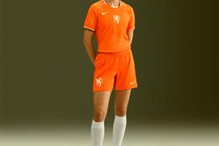 Alice, 26 — Escort in Achterberg, Netherlands