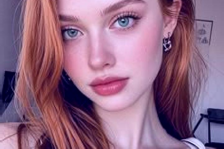 Alice, 27, a auburn dark-eyed slavic companion based in Barbolla. Offering Roleplay, Dinner Date, 69. Available for incall and outcall, day and evening dates.