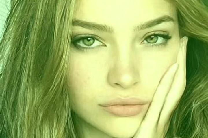 Alice, 27, a chestnut brown-eyed mediterranean companion based in Bretleben. Offering Party Girl, Overnight, Deep French Kissing, Girlfriend Experience, Duos...