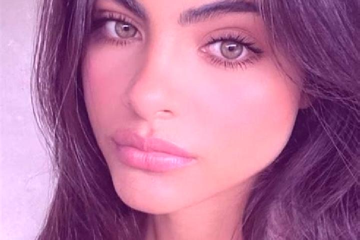 Alice, 27, a chestnut dark-eyed indian companion based in Mojtame -e Maskuni-ye Namju. Offering A-Level, Roleplay, Overnight. Available for incall and outcal...