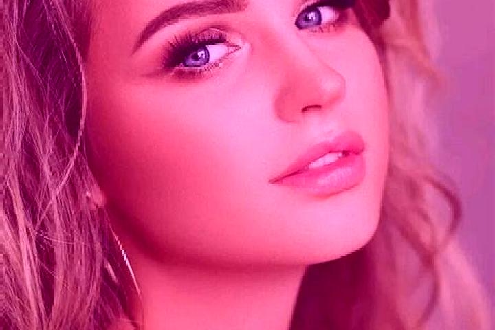 Alice, 27, a dark blonde blue-eyed slavic companion based in Janowiec. Offering GFE, Duos, Overnight. Available for incall and outcall, overnight bookings av...