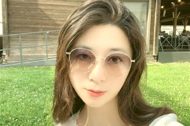Alice, 27 — Escort in Sijia, China