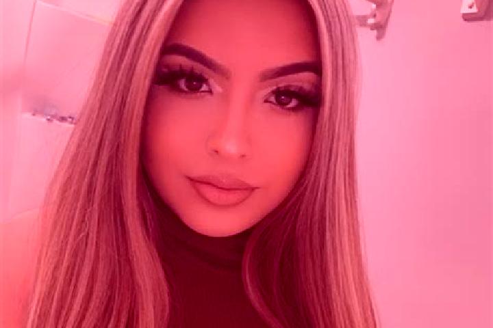 Alice, 28, a blonde brown-eyed latina companion based in Herrnhut. Offering Domination, Couples. Available for incall and outcall, overnight bookings available.