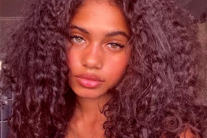 Alice, 28, a red blue-eyed ebony companion based in Zbarazh. Offering A-Level, OWO, Travel Companion. Available for incall and outcall, day and evening dates.