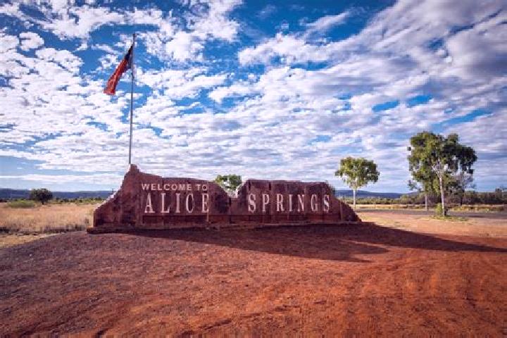 Alice, 28 — Escort in Alice Springs, Australia